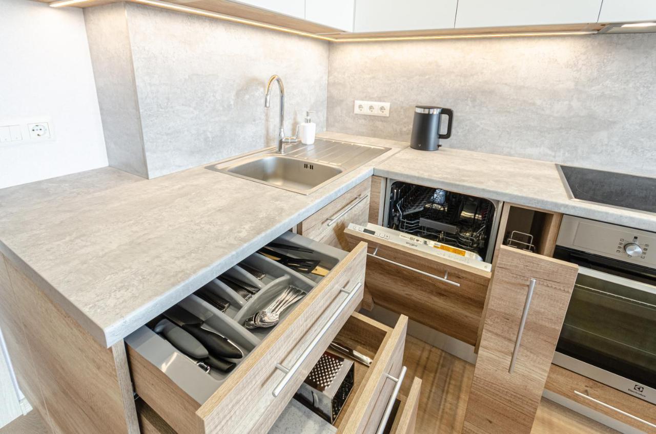 קייב Petrovdom 5-25 In Cozy Apartment In Residential Complex "Beresteiskyi" מראה חיצוני תמונה